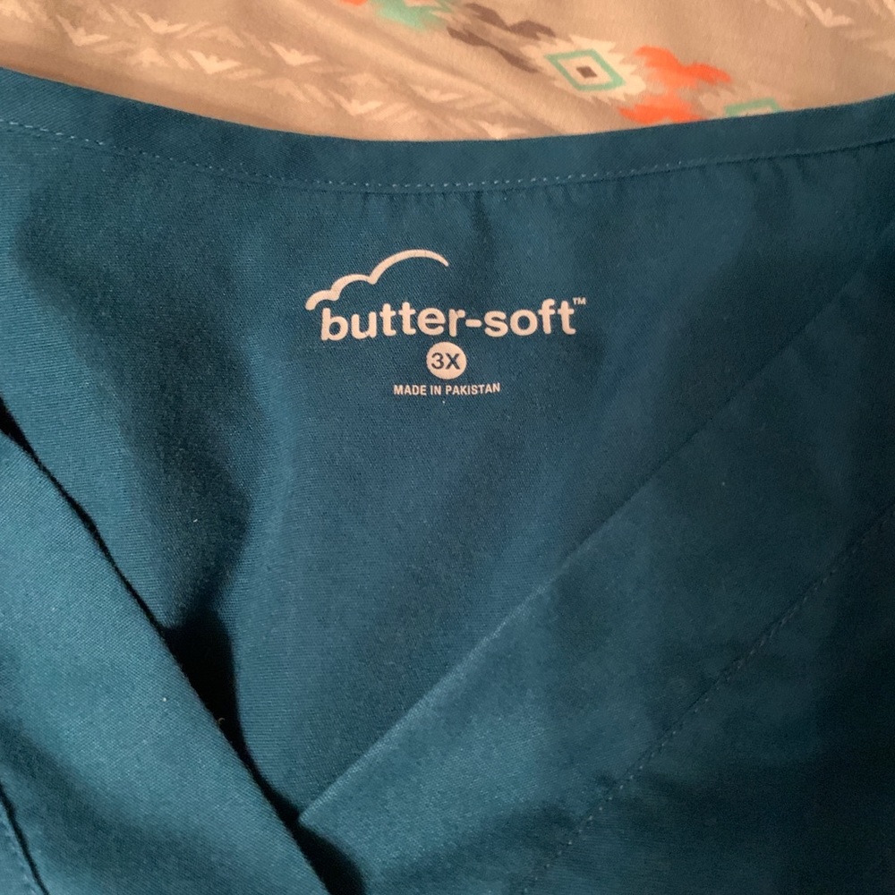 Scrub top - Picture 3 of 3